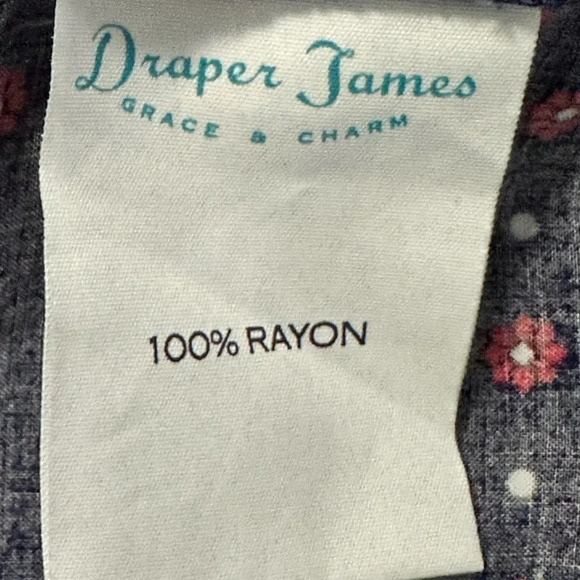 Draper James 100% Rayon blouse. Blue w/ small red flowers. SS sz XL - Picture 8 of 8
